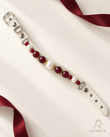 Full view of the EMBER & IVORY pet collar
